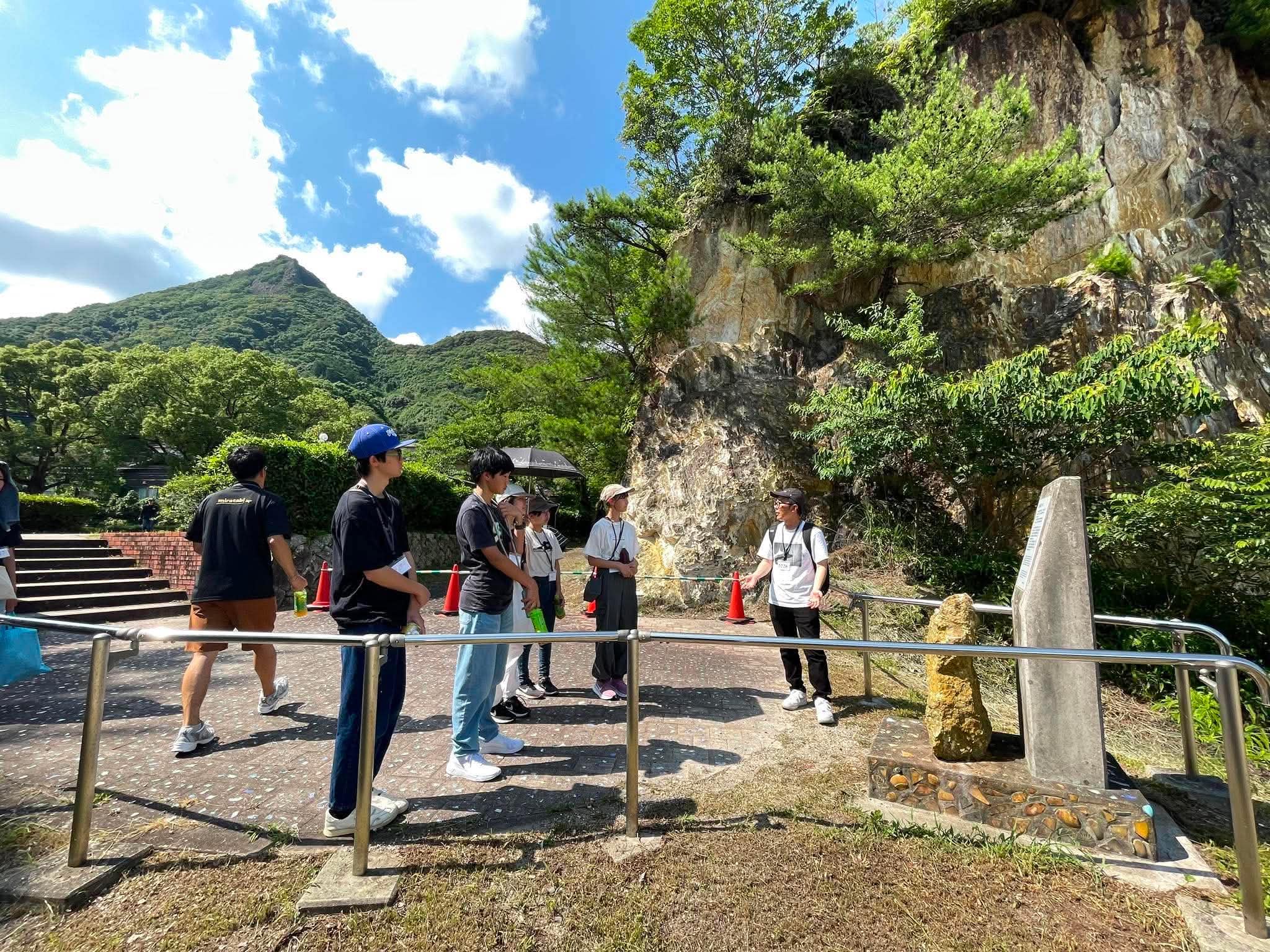 佐賀県有田町泉山磁石場ツアーの様子
